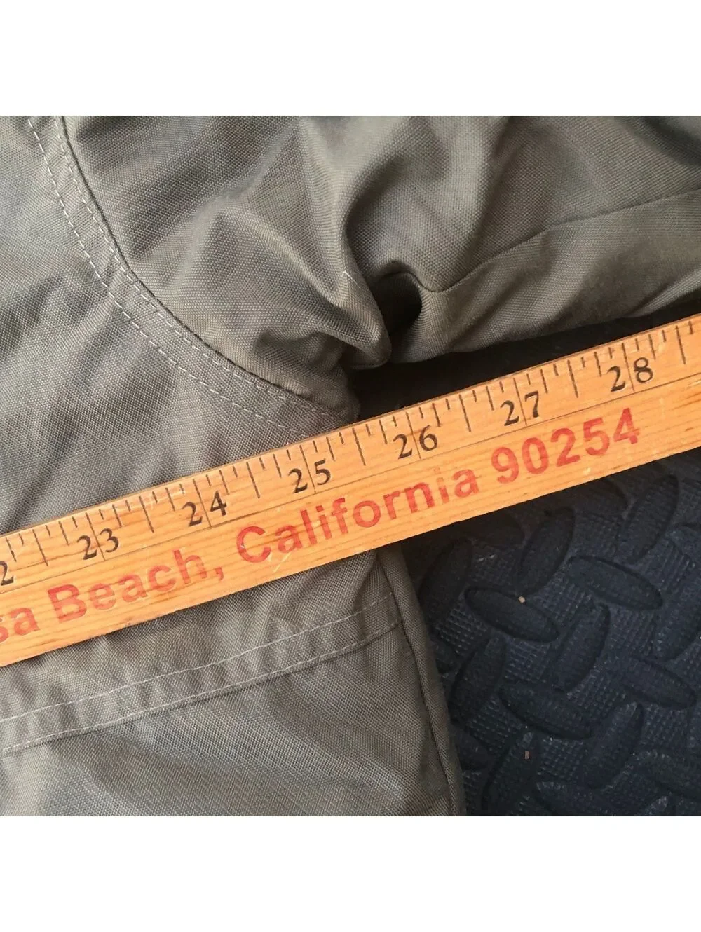 The North Face Men's XL Beige Nylon Puffer Jacket